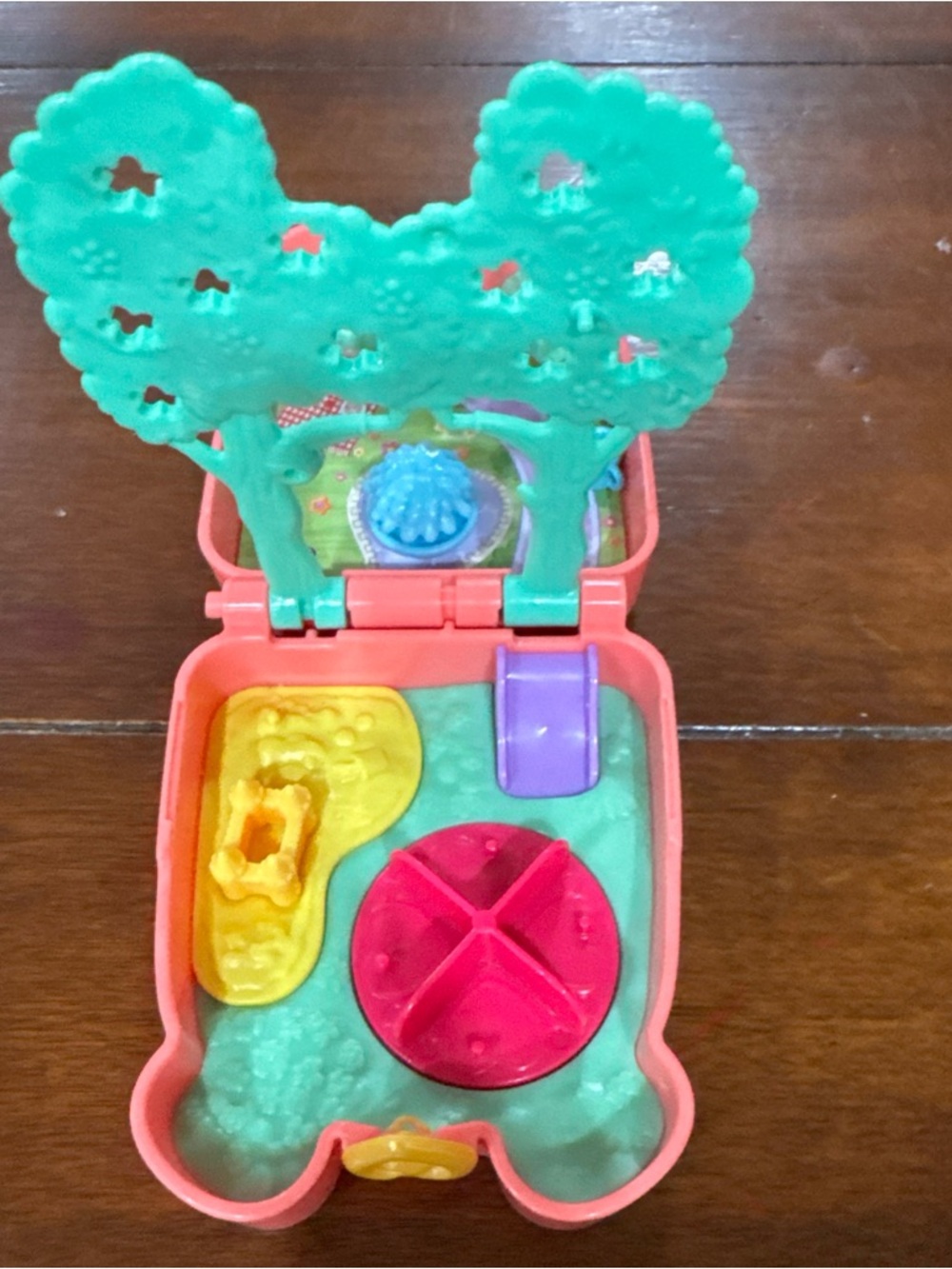 Polly Pocket 2023 Cutie Bear Picnic Mini Play Set Toy Pet and Food Theme - Picture 5 of 5